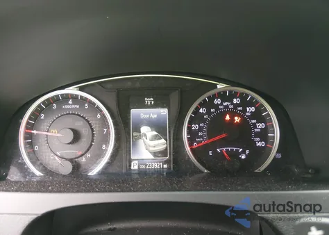 2015 Toyota Camry Se z USA, uszkodzony, nr VIN 4T1BF1FK9FU911043